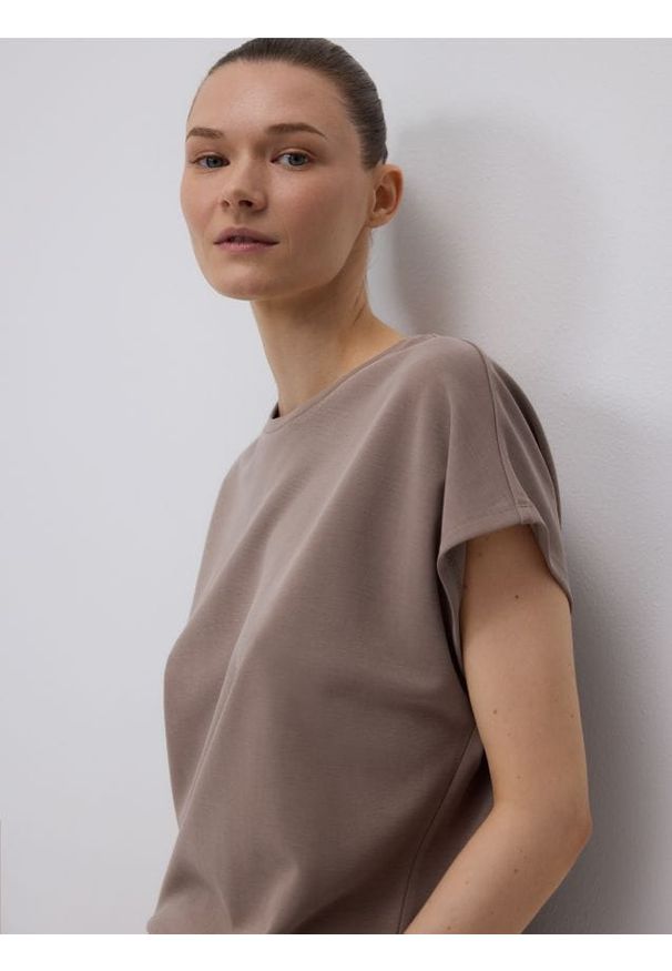 Reserved - T-shirt z modalem - brązowy. Kolor: brązowy. Materiał: dzianina