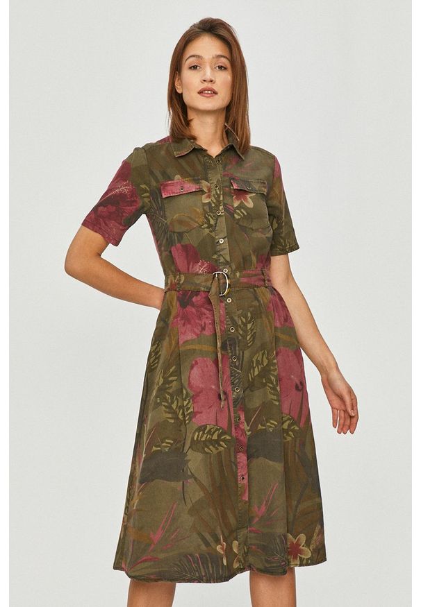 Desigual - Sukienka. Okazja: na co dzień. Kolor: zielony. Długość rękawa: krótki rękaw. Typ sukienki: proste. Styl: casual
