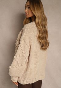Renee - Brązowy Niezapinany Kardigan z Ozdobnymi Pomponami Besinia. Okazja: na co dzień. Kolor: brązowy. Materiał: wiskoza, jeans, wełna. Styl: elegancki, casual #5