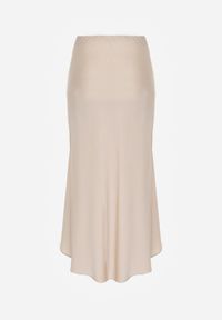Born2be - Beżowa Satynowa Spódnica z Lekko Rozkloszowanym Dołem Zinnemira. Kolor: beżowy. Materiał: satyna. Styl: elegancki, klasyczny #7