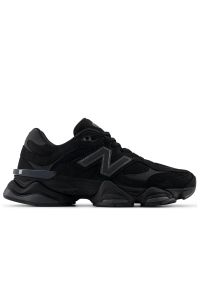 Buty New Balance U9060ZGE - czarne. Kolor: czarny. Materiał: skóra, materiał, guma, syntetyk. Szerokość cholewki: normalna. Sport: turystyka piesza