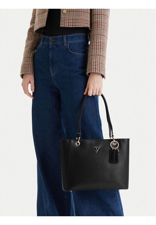 Guess Torebka Noelle II HWZG96 72250 Czarny. Kolor: czarny. Materiał: skórzane