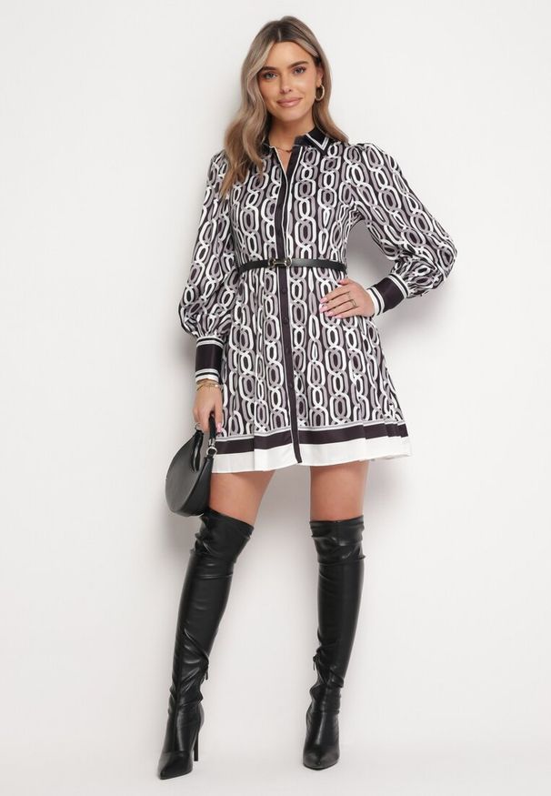 Born2be - Czarno-Biała Mini Koszulowa Sukienka o Rozkloszowanym Fasonie z Paskiem Amburia. Kolor: czarny. Materiał: materiał. Typ sukienki: koszulowe. Długość: mini