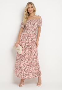 Born2be - Różowo-Zielona Sukienka z Wiskozy Cheri. Typ kołnierza: dekolt hiszpanka. Kolor: różowy. Materiał: wiskoza. Wzór: kwiaty. Sezon: lato. Typ sukienki: rozkloszowane. Długość: maxi #1