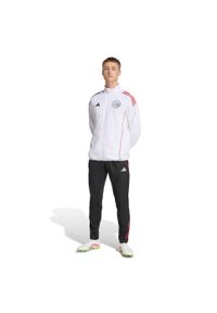Adidas - Kurtka prezentacyjna Ajax Amsterdam 2025/26. Kolor: wielokolorowy, biały, czarny. Sport: piłka nożna #2