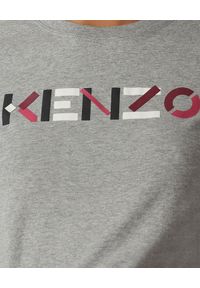 Kenzo - KENZO - Szara koszulka z logo. Kolor: szary. Materiał: jeans, bawełna. Wzór: aplikacja, kolorowy. Styl: klasyczny #2