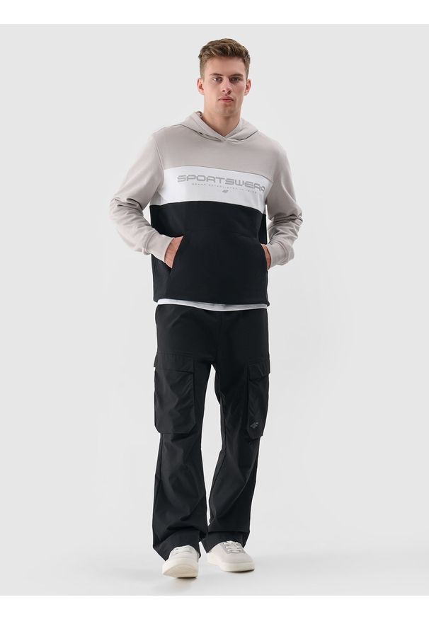 4f - 4F Bluza dresowa nierozpinana z kapturem męska - szara 3XL. Okazja: na co dzień. Typ kołnierza: kaptur. Kolor: szary. Materiał: dresówka. Wzór: gładki, nadruk, ze splotem, napisy. Styl: sportowy, casual