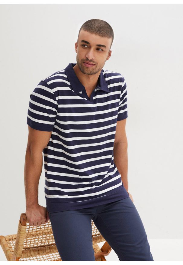 bonprix - Shirt polo z bawełny organicznej. Typ kołnierza: polo. Kolor: niebieski. Materiał: bawełna. Długość rękawa: krótki rękaw. Długość: krótkie. Wzór: aplikacja