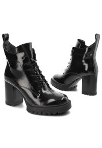 Czarne Botki S.Barski Eleganckie Obuwie Damskie Na Obcasie. Okazja: na co dzień, na spotkanie biznesowe. Zapięcie: sznurówki. Kolor: czarny. Materiał: skóra ekologiczna, materiał. Obcas: na obcasie. Styl: elegancki. Wysokość obcasa: średni #6