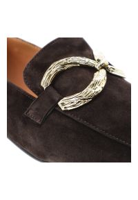 Półbuty damskie S.Barski, cholewka skóra naturalna wsuwany fason metalowa ozdoba na przodzie niski obcas kwadratowy nosek klasyczna linia minimalisty. Kolor: brązowy. Materiał: skóra. Szerokość cholewki: normalna. Wzór: aplikacja. Obcas: na obcasie. Styl: klasyczny. Wysokość obcasa: niski #3