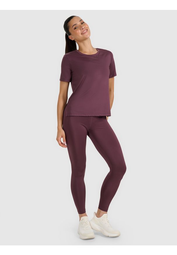 4f - 4F Koszulka treningowa regular szybkoschnąca damska - brązowa XS. Kolor: brązowy. Materiał: poliester, włókno, materiał, elastan. Długość rękawa: krótki rękaw. Długość: krótkie. Wzór: gładki, ze splotem. Sport: fitness