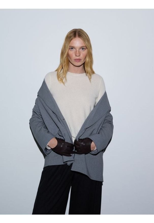 Reserved - Wełniany sweter - kremowy. Kolor: kremowy. Materiał: wełna