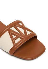 Armani Exchange Klapki XW002568 AF22752 MZ767 Brązowy. Kolor: brązowy. Materiał: skóra #4
