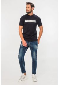 Emporio Armani - EMPORIO ARMANI Granatowy t-shirt męski ze srebrnym logo, Rozmiar S. Kolor: niebieski. Materiał: prążkowany. Wzór: aplikacja #4
