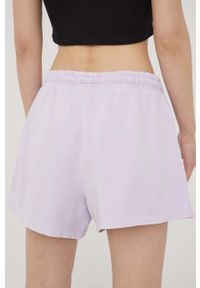 Levi's® - Levi's szorty bawełniane damskie kolor fioletowy gładkie high waist. Okazja: na spotkanie biznesowe. Stan: podwyższony. Kolor: fioletowy. Materiał: bawełna. Wzór: gładki. Styl: biznesowy #3