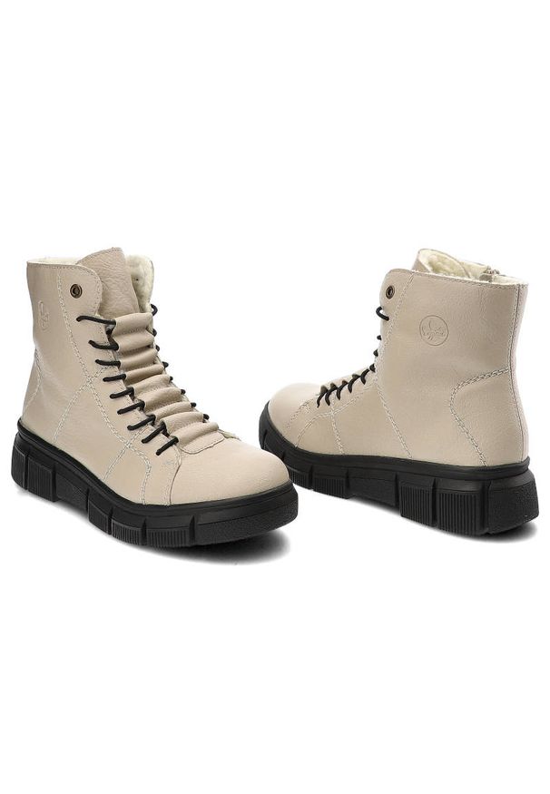 Botki damskie Rieker, cholewka z gładkiej skóry naturalnej z wysoką cholewką i kontrastowym sznurowaniem, beżowe, X3428‑60. Okazja: na spacer. Kolor: beżowy. Szerokość cholewki: normalna. Wzór: gładki. Wysokość cholewki: przed kolano. Materiał: futro, puch, syntetyk, skóra ekologiczna. Sezon: zima. Obcas: na obcasie. Wysokość obcasa: średni