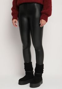 Born2be - Czarne Legginsy z Ekoskóry z Wysokim Stanem i Imitacją Kieszeni Merievia. Okazja: na co dzień. Stan: podwyższony. Kolor: czarny. Sezon: zima. Styl: elegancki, casual, klasyczny #1