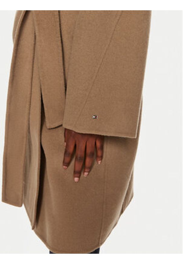 TOMMY HILFIGER - Tommy Hilfiger Płaszcz wełniany WW0WW43603 Brązowy Regular Fit. Kolor: brązowy. Materiał: wełna, syntetyk