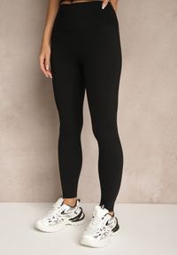 Renee - Czarny Komplet Sportowy Legginsy i T-shirt o Dopasowanym Kroju Silanessa. Kolor: czarny #3