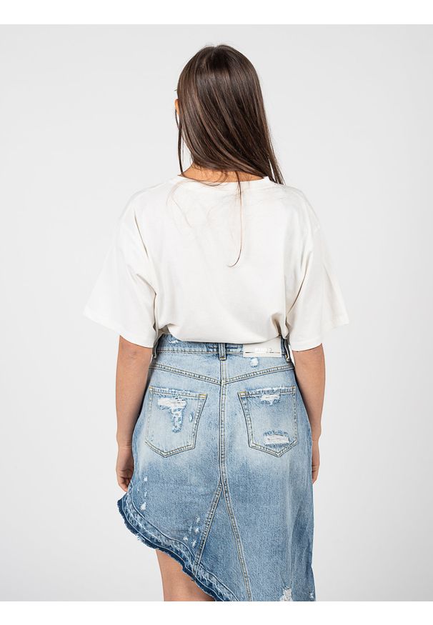 Pinko T-shirt "Toccante" | 101214 A0VI | Kobieta | Biały. Okazja: na co dzień. Kolor: biały. Materiał: bawełna. Wzór: kwiaty, jednolity. Styl: elegancki, casual