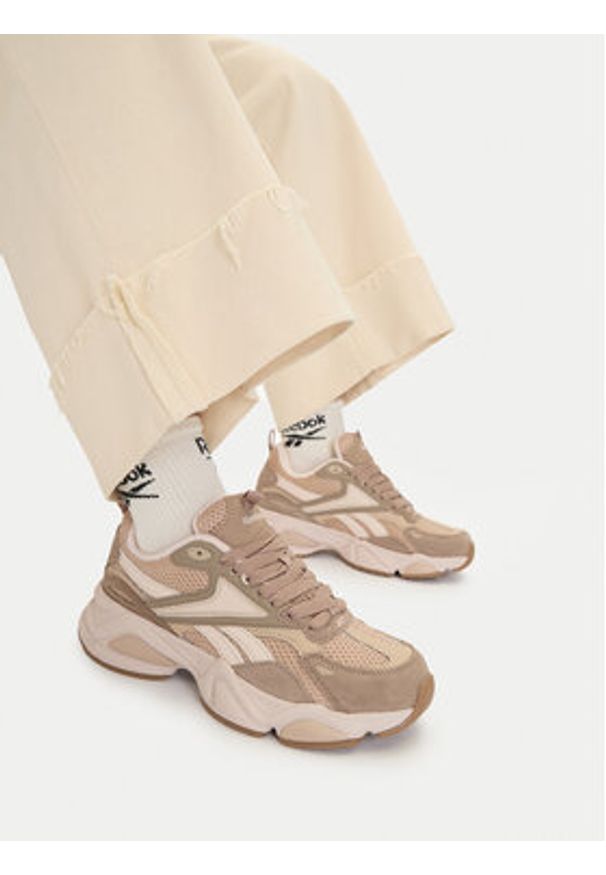 Reebok Sneakersy CEO-CHARGE AR30246WTCQ Brązowy. Kolor: brązowy. Materiał: materiał