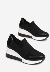 Renee - Czarne Sneakersy Phalikaia. Nosek buta: okrągły. Zapięcie: bez zapięcia. Kolor: czarny. Materiał: materiał, softshell, guma, dresówka, skóra. Szerokość cholewki: normalna. Wzór: aplikacja. Obcas: na koturnie #6