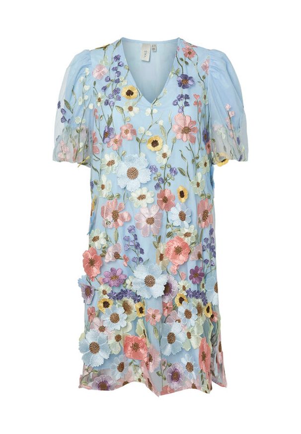 YAS Sukienka koktajlowa Flowering 26037387 Błękitny Loose Fit. Kolor: niebieski. Materiał: syntetyk. Styl: wizytowy