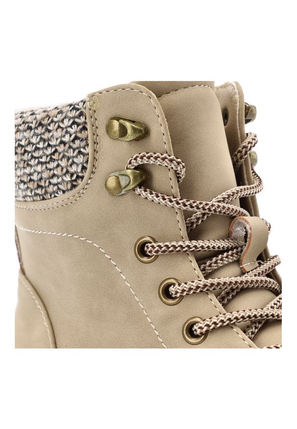 Botki damskie Vinceza, trzewiki na obcasie z eko skóry i zapinane na suwak, beżowe, 87722-BE. Okazja: na spacer, na co dzień. Zapięcie: sznurówki. Kolor: beżowy. Materiał: dzianina, skóra, materiał. Sezon: zima, jesień. Obcas: na obcasie. Styl: casual, elegancki. Wysokość obcasa: średni