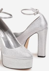 Born2be - Srebrne Czółenka z Cyrkoniami na Słupku i Platformie Mauvele. Nosek buta: okrągły. Zapięcie: sprzączka. Kolor: srebrny. Materiał: materiał. Obcas: na platformie. Styl: klasyczny. Wysokość obcasa: średni #5