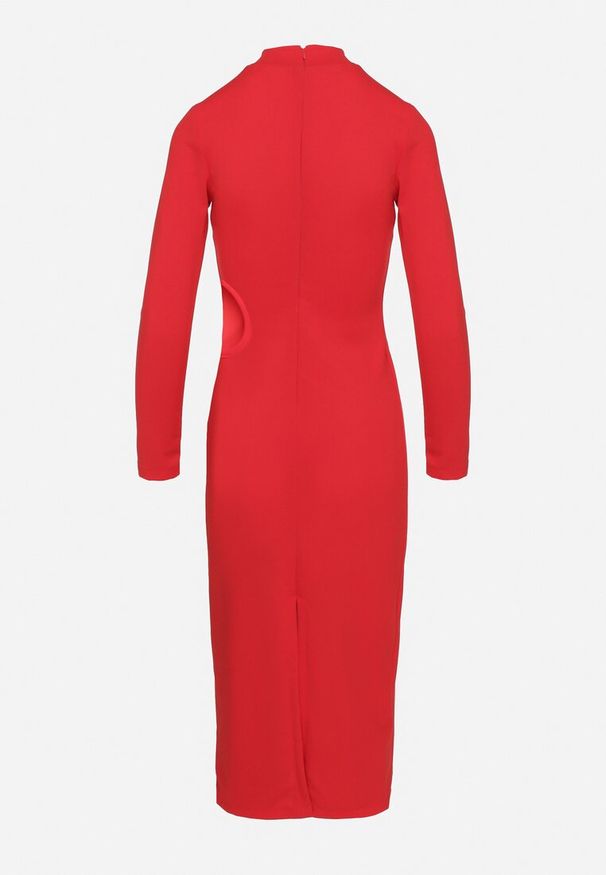 Born2be - Czerwona Dopasowana Sukienka Ozdobiona Wycięciem Dralfedi. Kolor: czerwony. Materiał: jeans. Wzór: aplikacja. Typ sukienki: sportowe. Styl: sportowy, elegancki