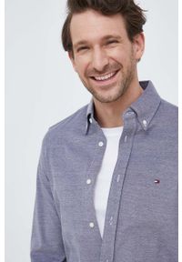 TOMMY HILFIGER - Tommy Hilfiger koszula bawełniana męska kolor granatowy slim z kołnierzykiem button-down. Typ kołnierza: button down. Kolor: niebieski. Materiał: bawełna. Wzór: aplikacja #5