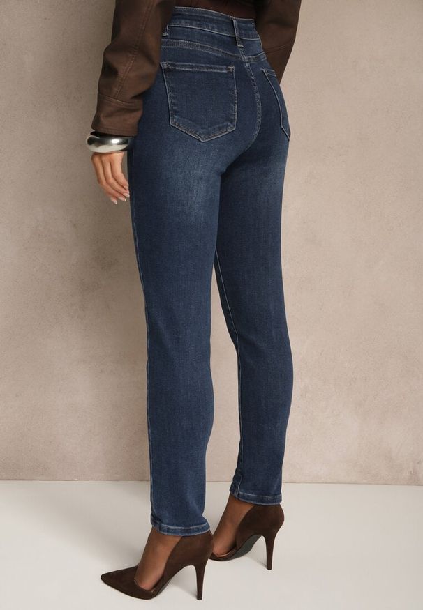 Renee - Niebieskie Jeansy o Fasonie Skinny Regular Waist Razella. Kolor: niebieski. Długość: krótkie. Styl: klasyczny