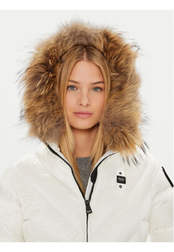Blauer Kurtka zimowa 24WBLDK03052 Biały Regular Fit. Kolor: biały. Materiał: syntetyk. Sezon: zima