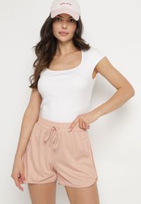Born2be - Jasnoróżowe Szorty z Gumką w Pasie i Ozdobnym Sznurkiem Milarisa. Okazja: na co dzień. Kolor: różowy. Styl: klasyczny, elegancki, casual #5