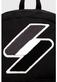 Superdry Plecak męski kolor czarny duży z aplikacją. Kolor: czarny. Wzór: aplikacja