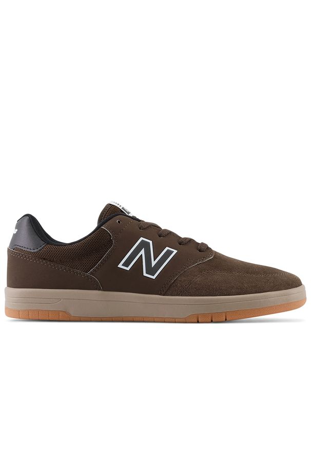 Buty New Balance Numeric NM425DFB - brązowe. Kolor: brązowy. Materiał: guma, materiał, zamsz. Szerokość cholewki: normalna. Sport: skateboard