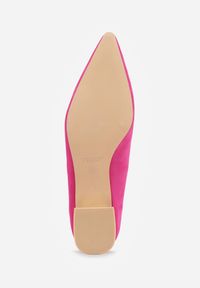 Renee - Fuksjowe Czółenka Vices z Wkładką ze Skóry Naturalnej i Metaliczną Aplikacją Edilania. Kolor: różowy. Materiał: skóra. Wzór: aplikacja. Obcas: na obcasie. Styl: klasyczny, elegancki. Wysokość obcasa: średni #2