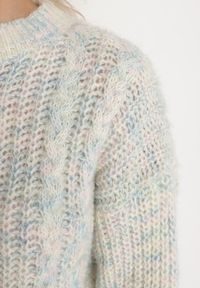 Born2be - Jasnobeżowy Sweter z Wełną z Ozdobnym Splotem Abrenevia. Kolor: beżowy. Materiał: wełna. Wzór: ze splotem. Sezon: zima
