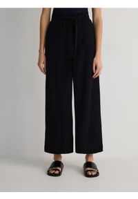 Reserved - Spodnie culotte z lnem - czarny. Kolor: czarny. Materiał: len