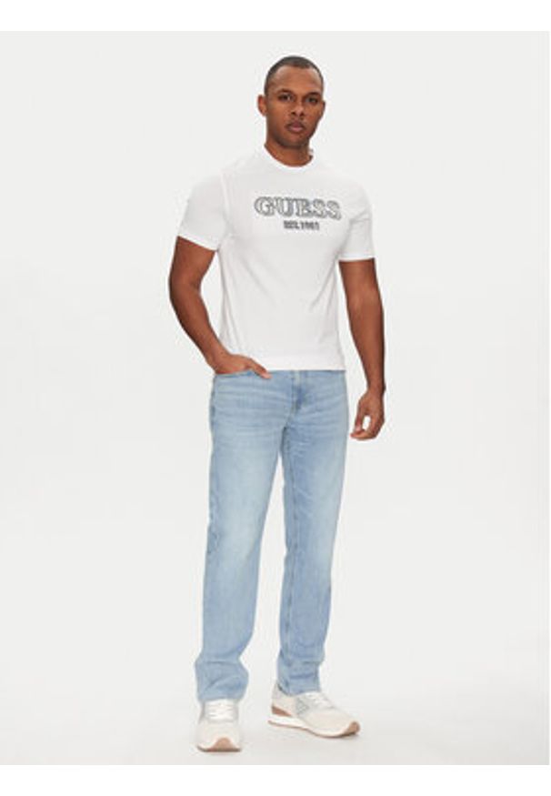 Guess T-Shirt M5GI07 I3Z14 Biały Slim Fit. Kolor: biały. Materiał: bawełna