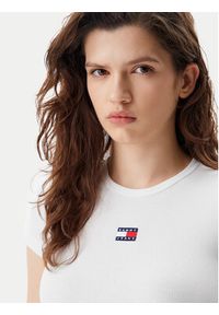Tommy Jeans T-Shirt Badge DW0DW17881 Biały Slim Fit. Kolor: biały. Materiał: bawełna #3
