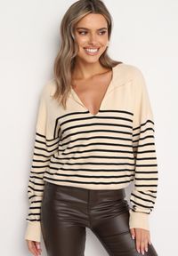Born2be - Beżowy Sweter w Paski z Wycięciem Kołnierzykiem Irilanesi. Kolor: beżowy. Materiał: materiał. Wzór: paski. Sezon: zima #6