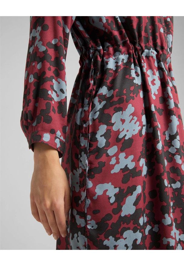 Lee - LEE LONG WORKER DRESS DAMSKA SUKIENKA RED OCHRE L50GGYOE 112111321