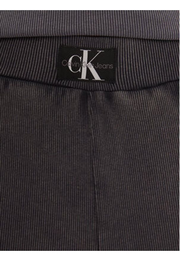 Calvin Klein Jeans Spodnie dresowe J20J223126 Szary Regular Fit. Kolor: szary. Materiał: bawełna