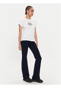 Helly Hansen T-Shirt W Core Graphic T-Shirt 54080 Biały Regular Fit. Kolor: biały. Materiał: bawełna