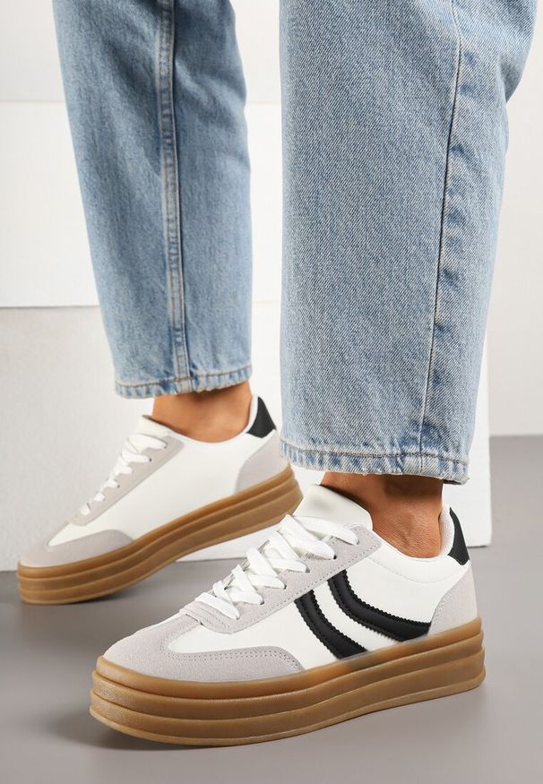 Renee - Białe Sneakersy Typu Kultowe Tenisówki na Grubej Podeszwie z Tłoczeniem Lisanitea. Okazja: na co dzień. Kolor: biały. Materiał: jeans