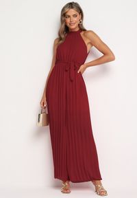 Born2be - Bordowy Taliowany Kombinezon z Dekoltem Typu Halter z Gumką w Pasie i Materiałowym Paskiem Xolefia. Okazja: na imprezę, na co dzień. Kolor: czerwony. Materiał: materiał. Styl: casual, elegancki #6