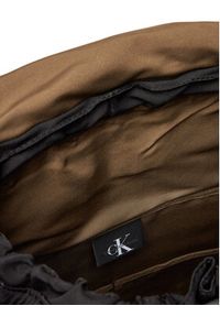 Calvin Klein Jeans Plecak Metro Nylon Flap Bp 43 Ny LV04G3085G Czarny. Kolor: czarny. Materiał: materiał #5
