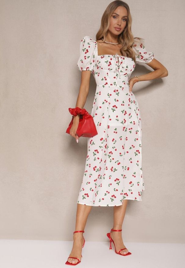 Renee - Biała Sukienka o Rozkloszowanym Kroju Ozdobiona Wisienkami i Wiązaniem Hallonia. Okazja: na randkę, na co dzień. Kolor: biały. Wzór: aplikacja. Typ sukienki: rozkloszowane. Styl: casual, klasyczny