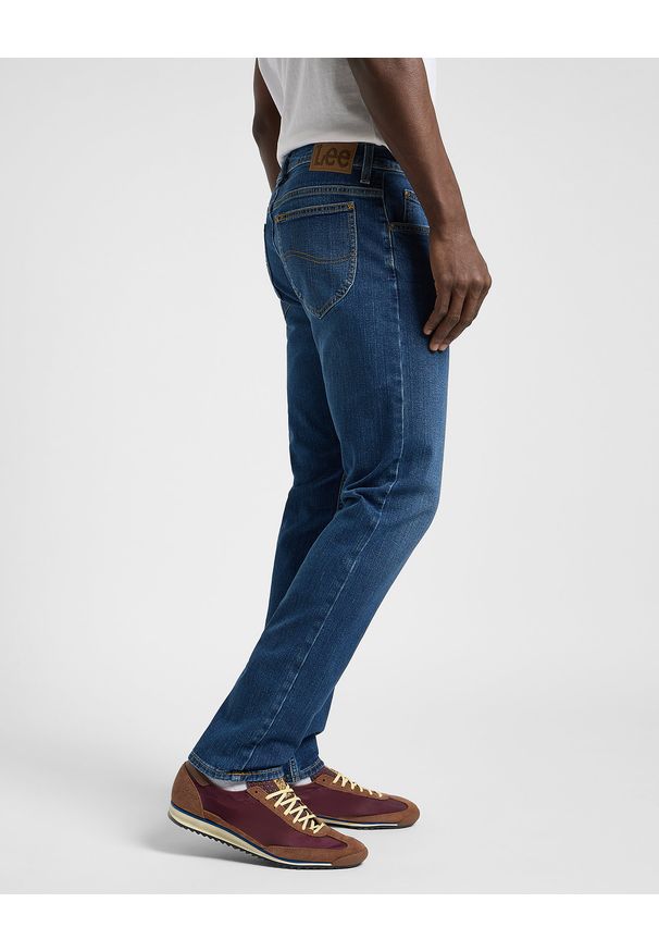 Lee - LEE MĘSKIE SPODNIE JEANSOWE LEE RIDER INDIGO STREET 112365757. Styl: street